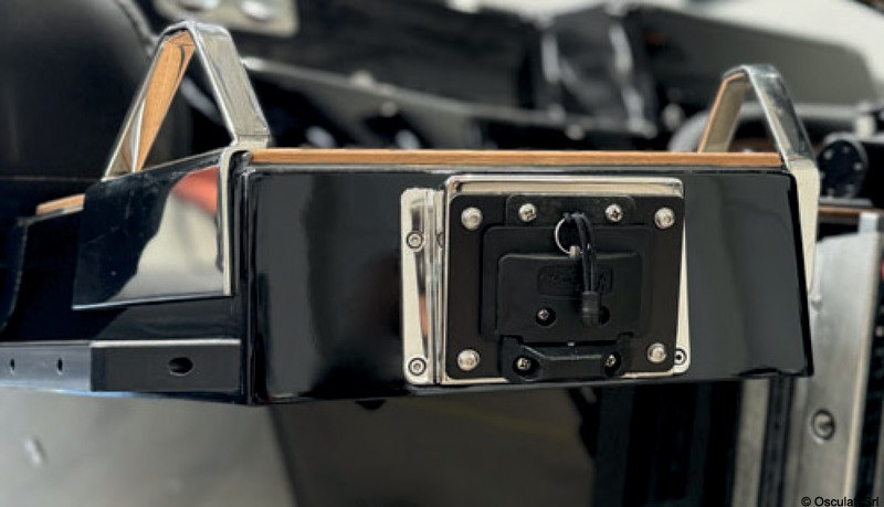 Scalette di poppa a scomparsa ATTWOOD