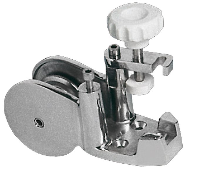 Musone di prua con blocca ancora