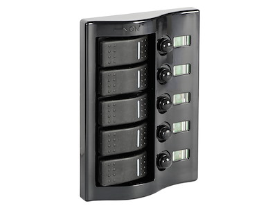 Pannello elettrico con interruttore carenato