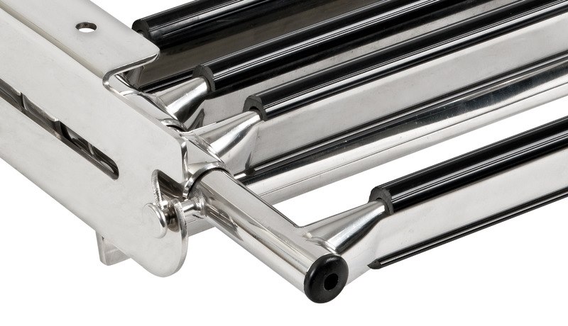 Scaletta sotto plancetta con gradino a sbalzo 