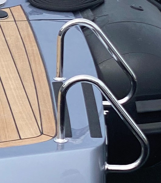 Maniglia di risalita a sezione ovale