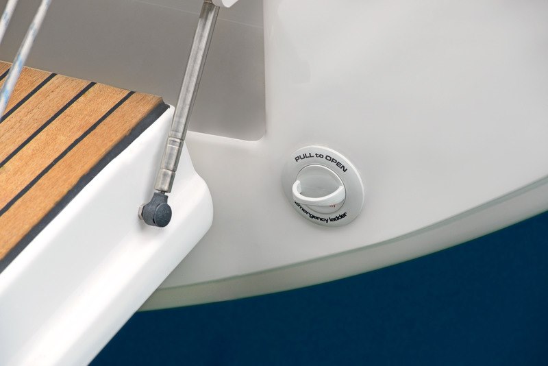 Scaletta di emergenza ad incasso a 3 gradini